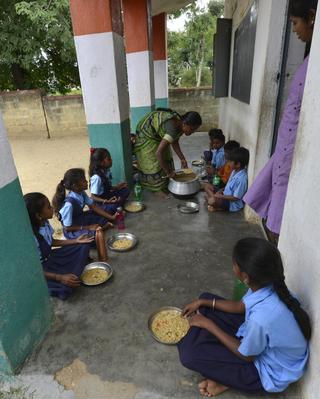 Karnataka Food Commission chief recommends action against 4 personnel, fair  price shop for irregularities - The Hindu