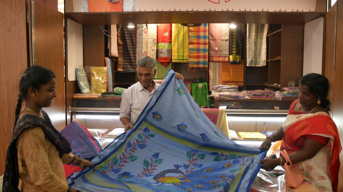 OSOP stalls in Tiruchi Division provide a good platform for several indigenous products