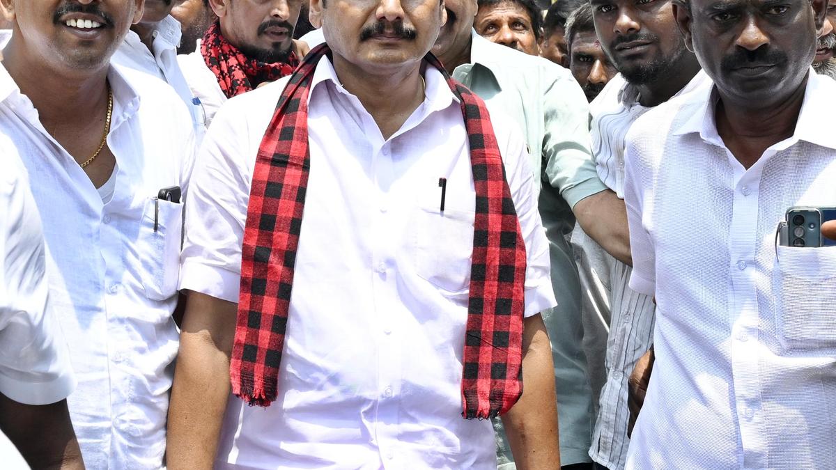 Income Tax searches on premises linked to aides of Senthilbalaji in Karur