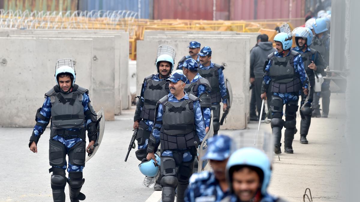 Farmers’ march: drones deployed, public meetings banned for a month in Capital