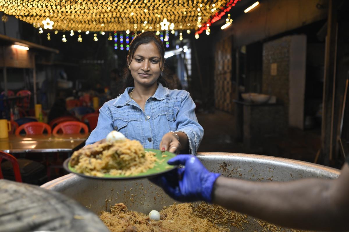 Midnight Bros Biryani funciona das 22h às 4h