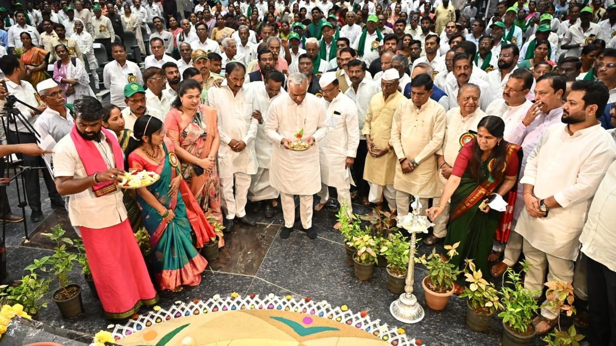 ₹243.52 crore interim crop insurance relief released to 2.9 lakh farmers in Kalaburagi