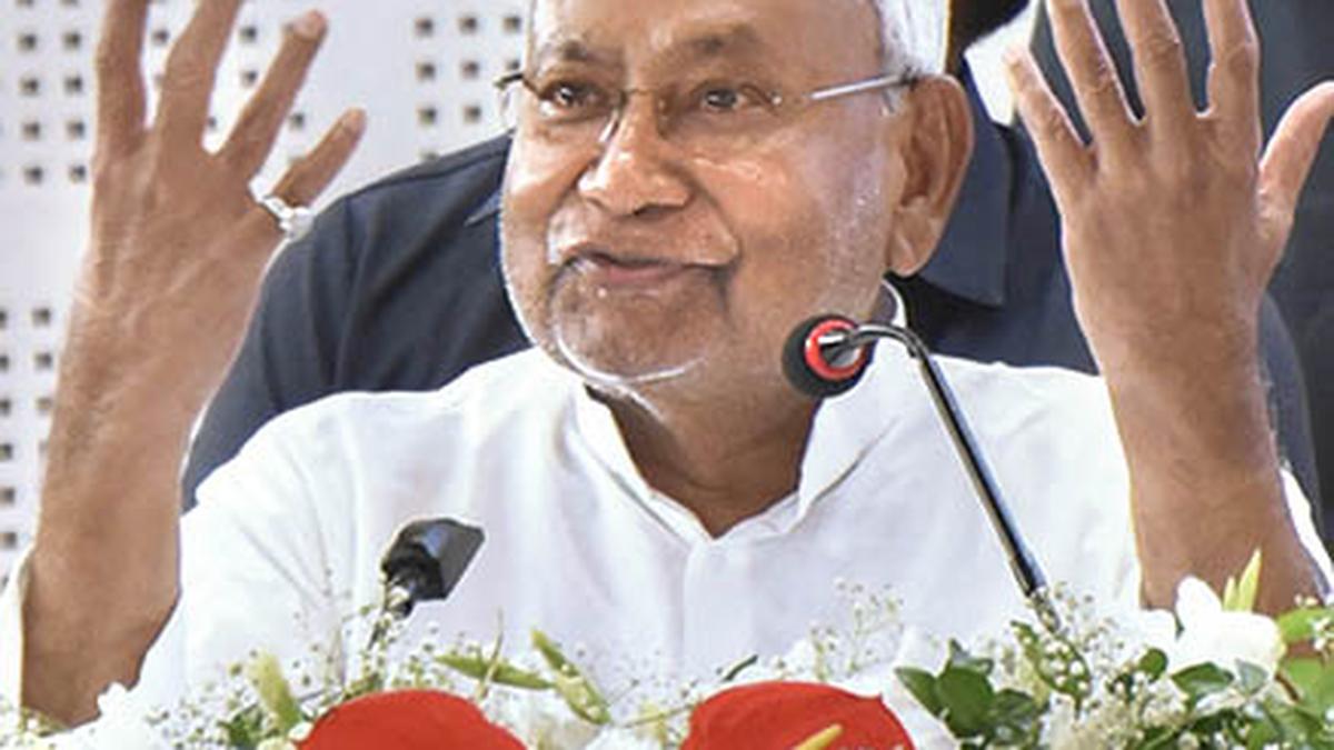 Bihar CM Nitish Kumar loses cool over English signboard