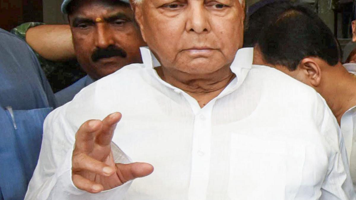 RJD chief Lalu Prasad calls for ban on RSS