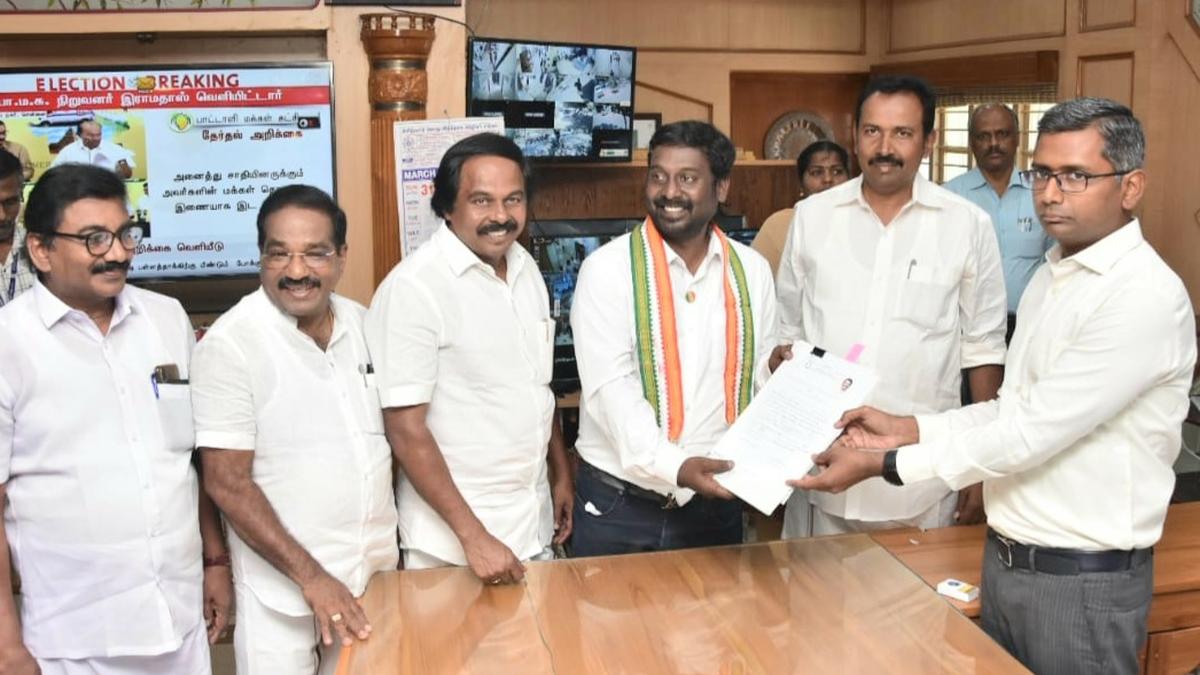 Lok Sabha polls | MP Vijay Vasanth of Congress files nomination for Kanniyakumari constituency