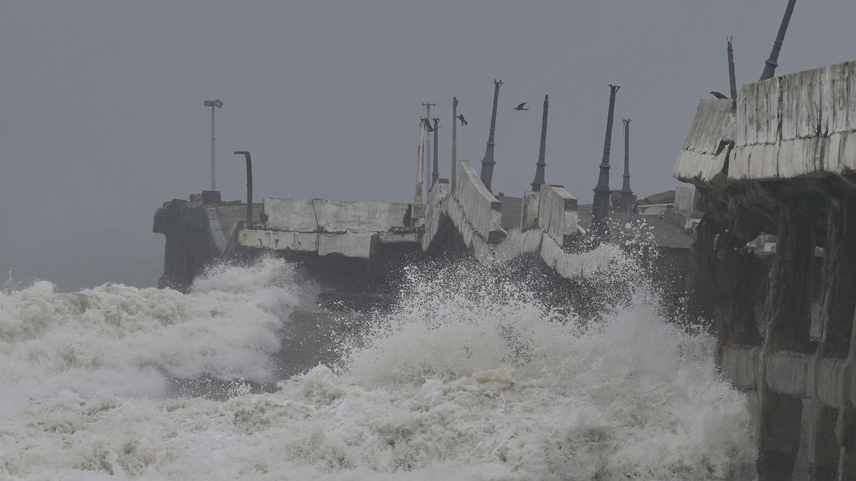 With IMD forecasting heavy rainfall in Puducherry and Karaikal regions, two NDRF teams arrive to assist in rescue and relief operations