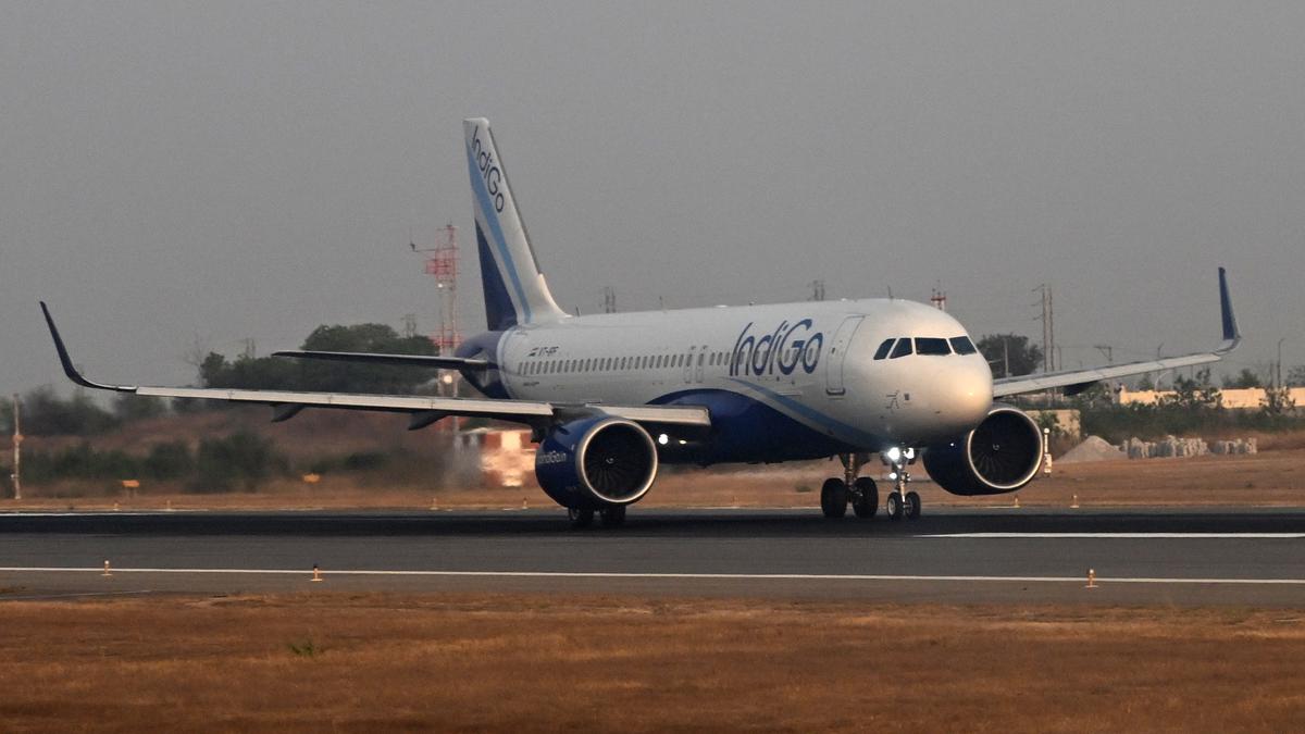 Bomb scare delays Kolkata flight by two hours