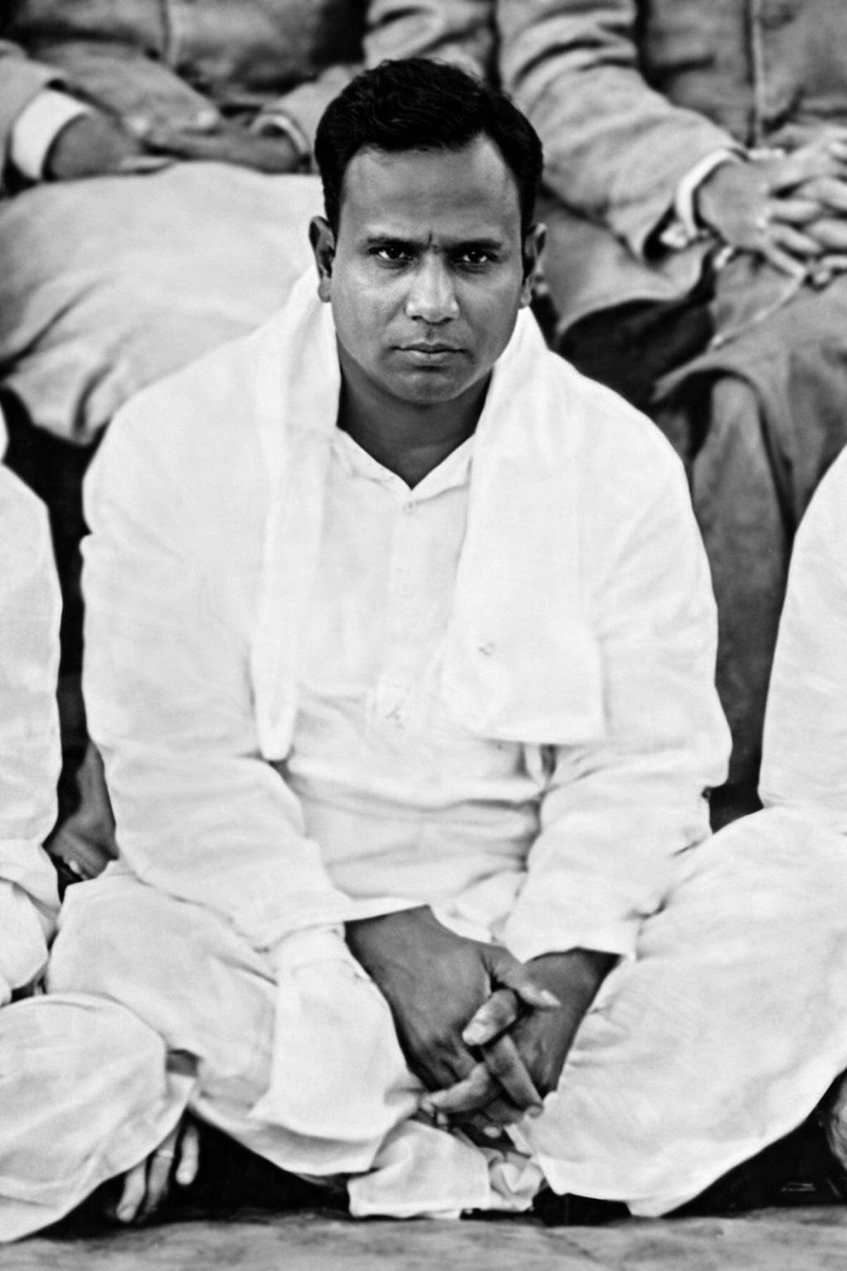 H.D. Deve Gowda participating at a training of taluk board members in 1961.