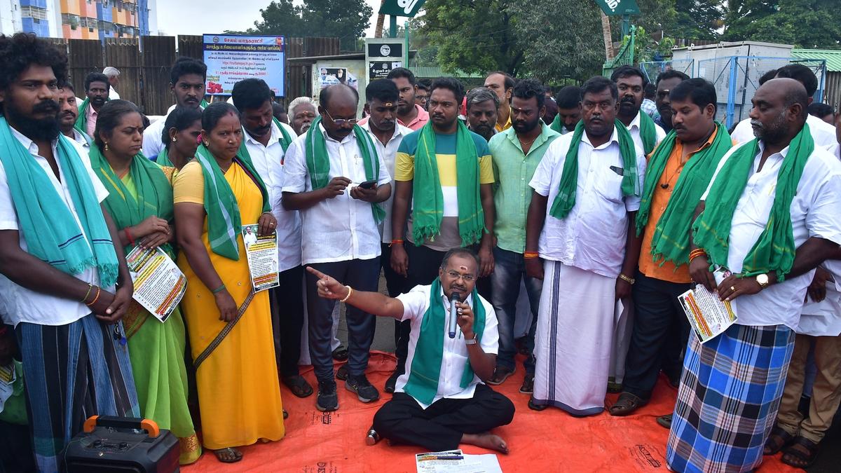 PMK MLA stages protest, alleges irregularities at Uzhavar Sandhais in Salem