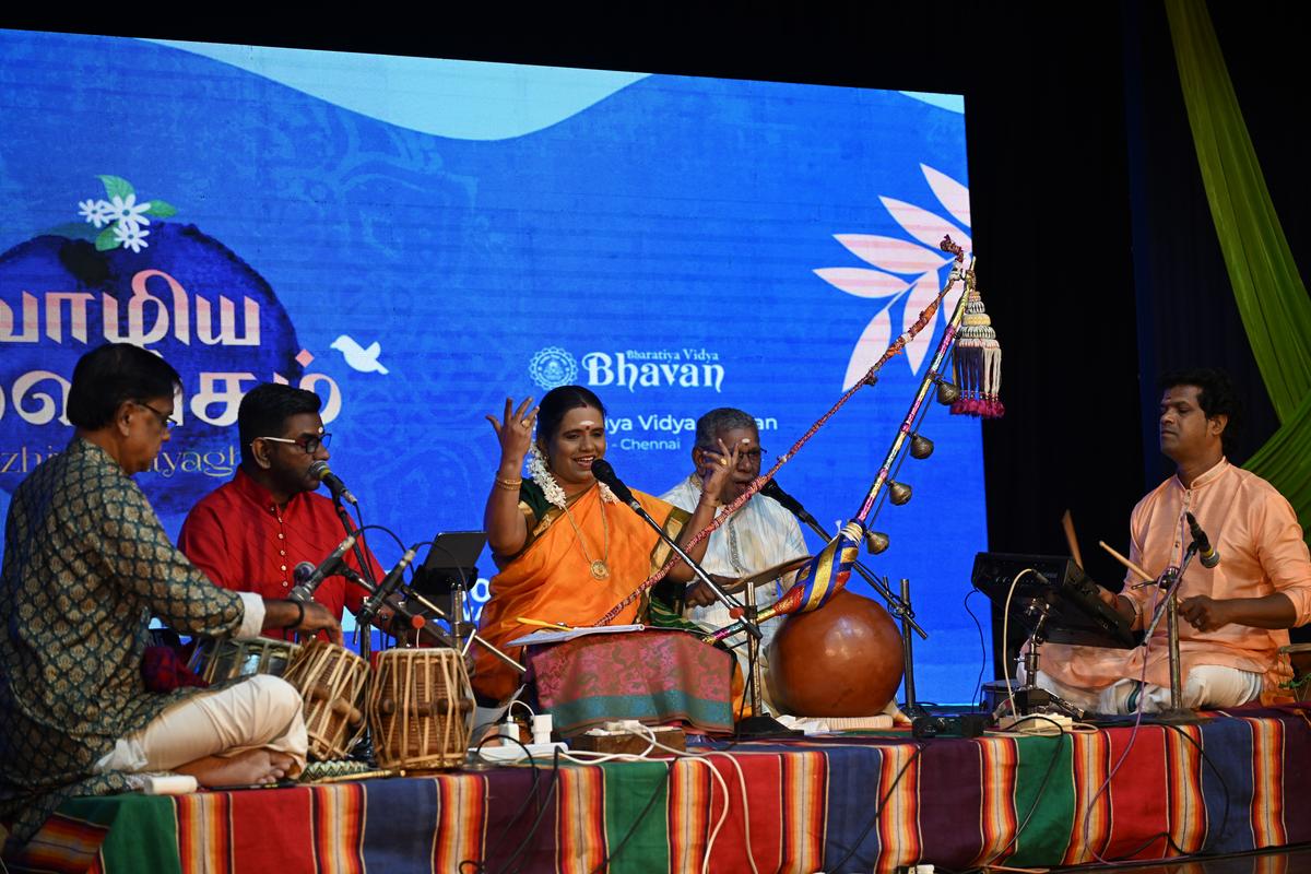 Bharathi Thirumagan said that literature, music and drama have always been a part of Villupattu. He recently presented 'Bhoomiye Sami' (Villupattu) at the 'Vazahiya Vaiyagam' festival of Bharatiya Vidya Bhavan. 