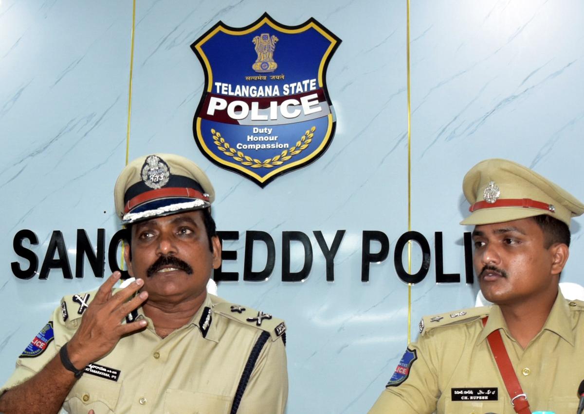 (On the left) V Satyanarayana, IGP Multi Zone II. File