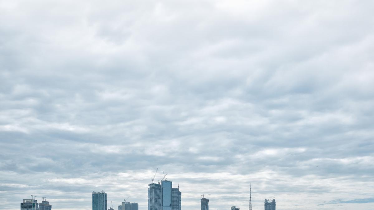 Juhu apartment sale deal creates record at ₹1.15 lakh per sq foot