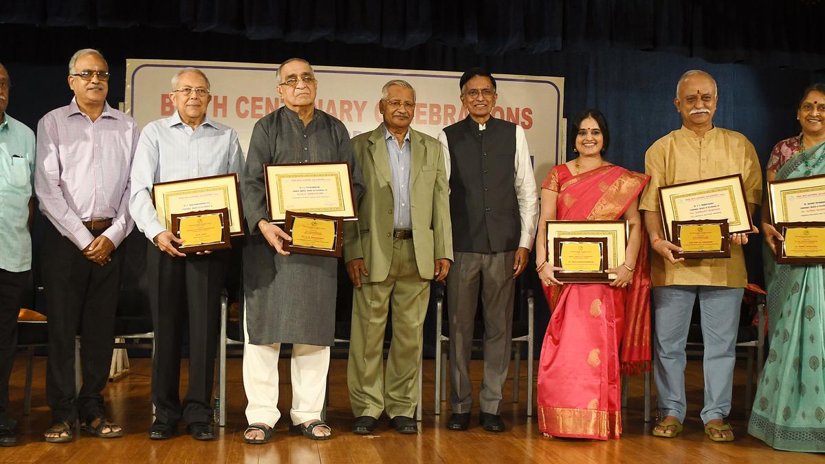 Five persons honoured at birth centenary of ‘Kainkarya Sironmani’ S.V. Narasimhan