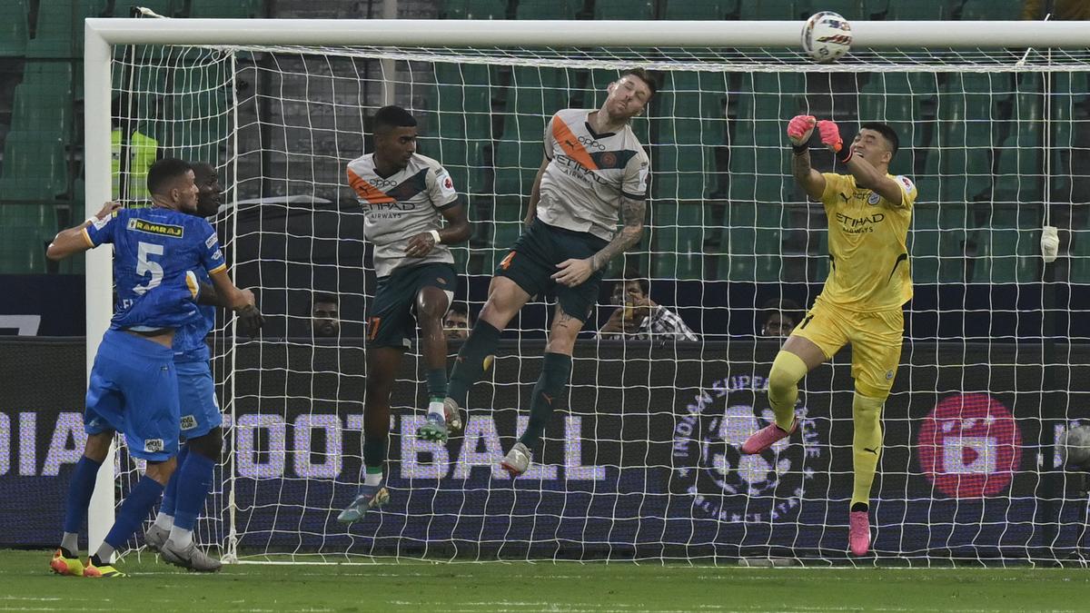 Hour-mark goals see hosts Chennaiyin FC and Mumbai City FC share the honours