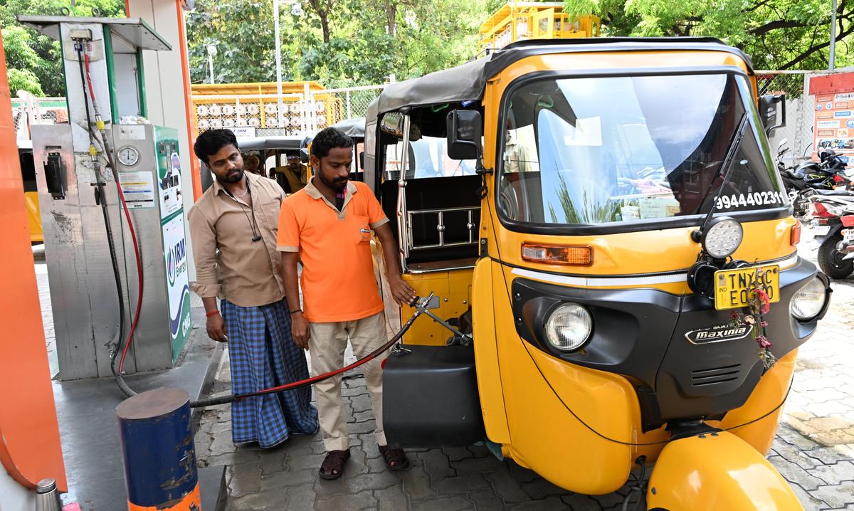 thehindu.com - Nacchinarkkiniyan M. - Auto fares rise in Tiruchi amid LPG shortage