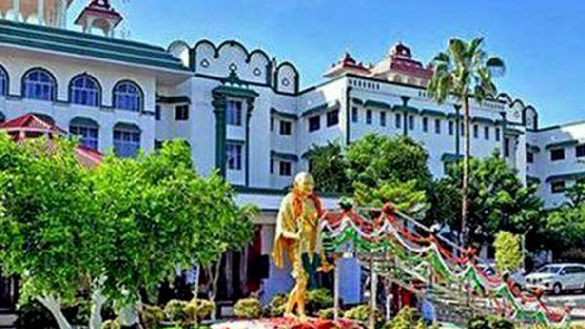 HC acquits four in double murder case
