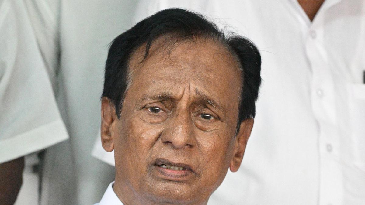 Veteran AIADMK leader Semmalai quits party