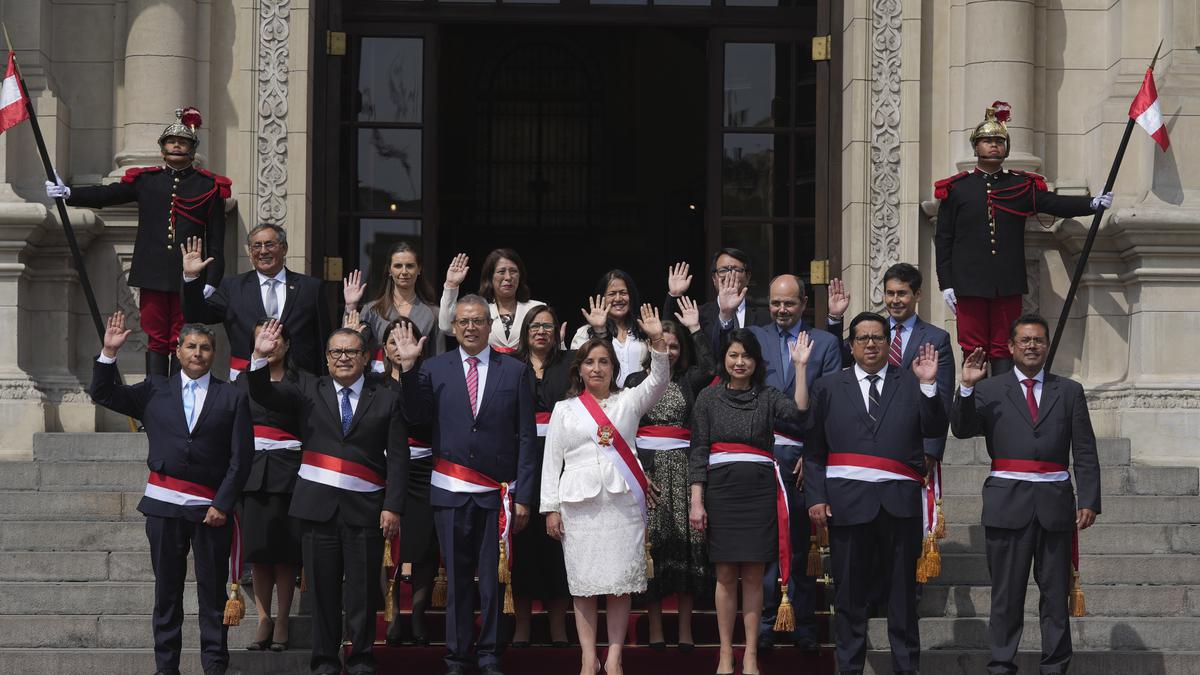 Peru's president asks Cabinet to take anti-corruption pledge