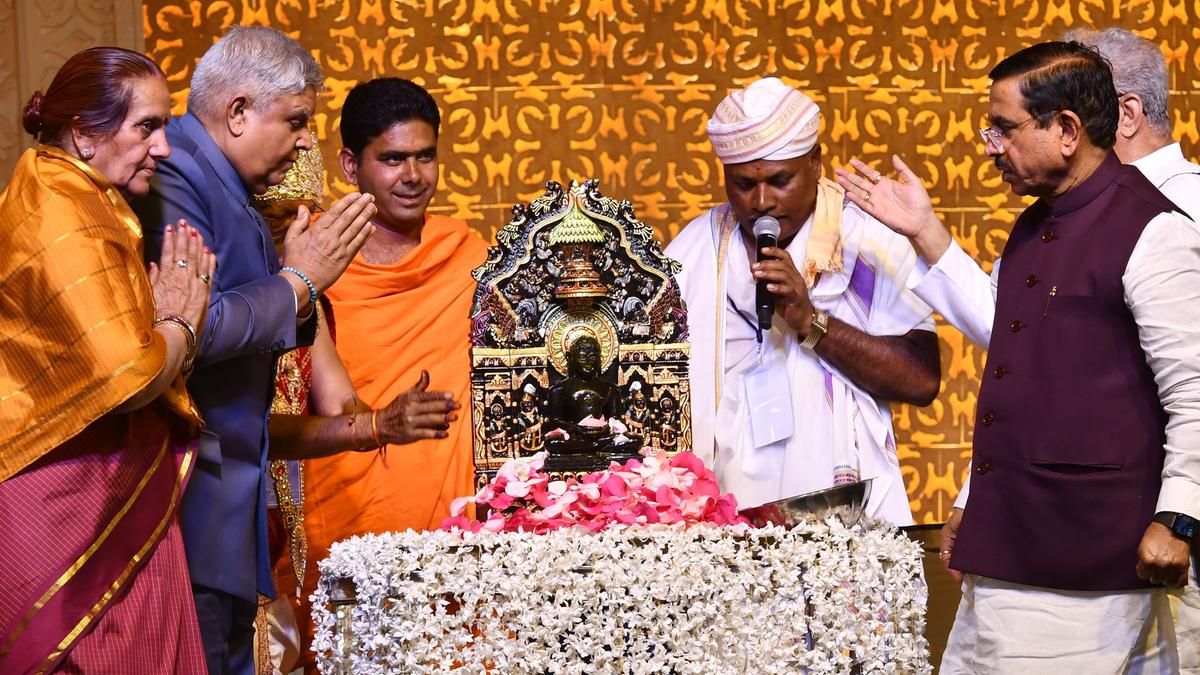 Temples and mutts are also centres of social change, says Vice-President