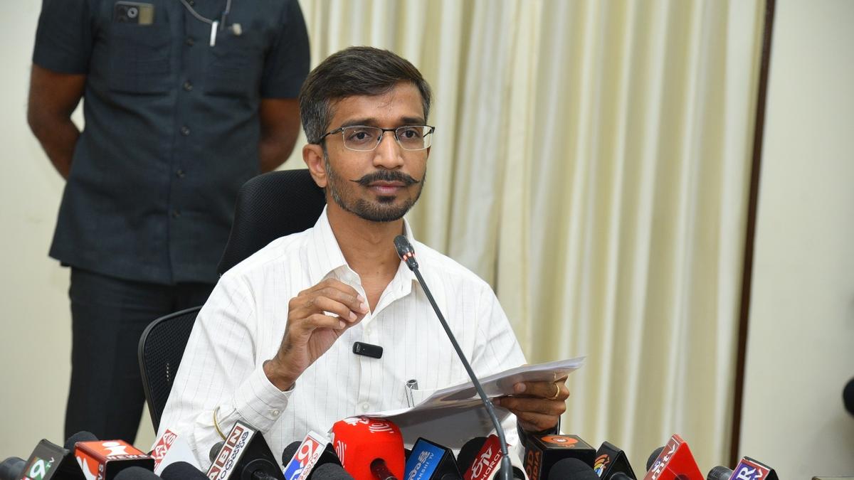 Swift reaction ensured no loss of life during flash floods, says Anantapur Collector