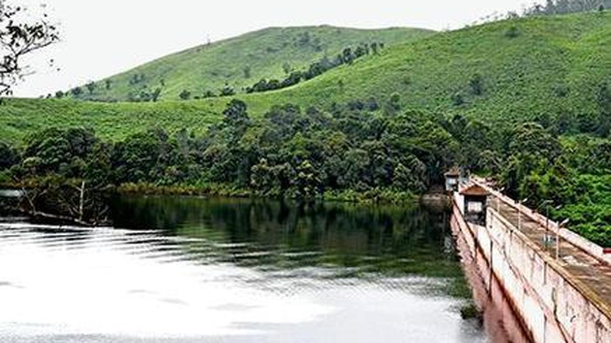 Water level in Mullaperiyar dam stands at 110.90 feet