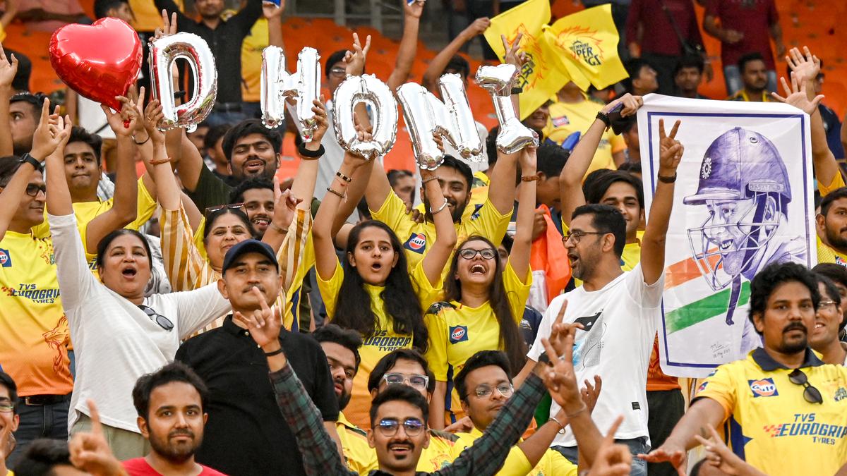 IPL 2023 Final GT vs CSK updates | Dhoni wins toss, opts to bowl against Gujarat Titans
