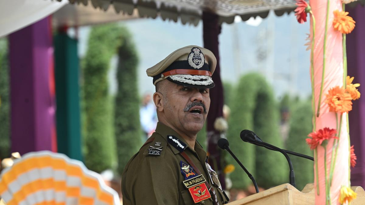 https://th-i.thgim.com/public/incoming/r316j1/article69819062.ece/alternates/LANDSCAPE_1200/12205_18_4_2025_15_27_5_1_36_POLICE_PASSING_OUT_PARADE_SGR_18_04_2025.JPG