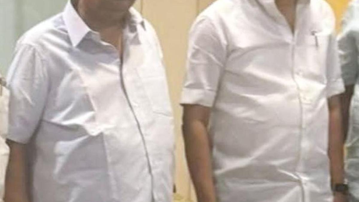 CM visits M.K. Alagiri at his residence in Madurai