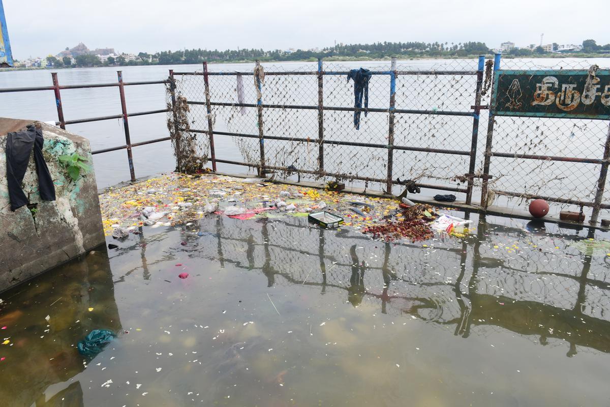 Poor maintenance at Amma Mandapam bathing ghat causes dismay among visitors