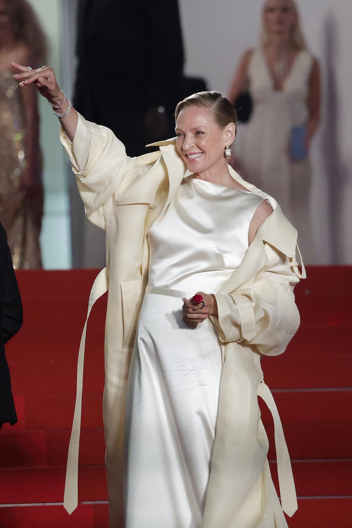  Uma Thurman poses on the red carpet during arrivals for the screening of the film “Oh Canada” in competition at the 77th Cannes Film Festival in Cannes, France, May 17, 2024.