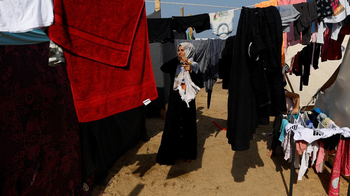 Gaza displaced show signs of disease from crowding, poor sanitation: doctors