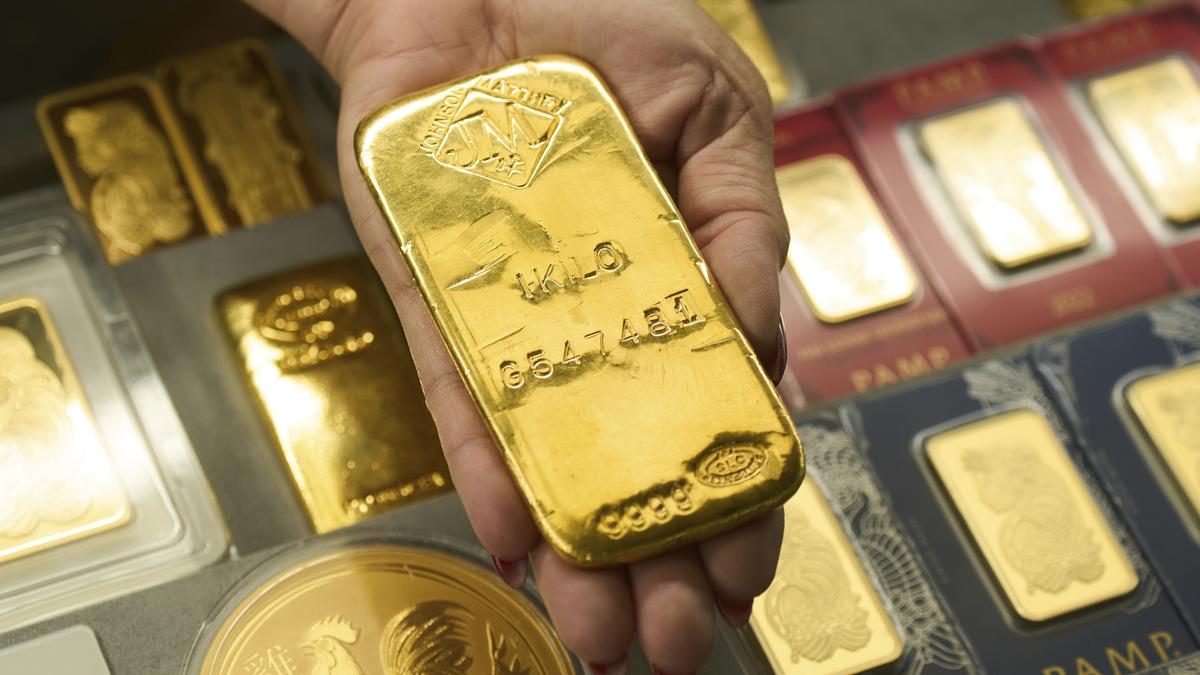 Gold futures price rise by ₹918 to ₹93,359/10gm