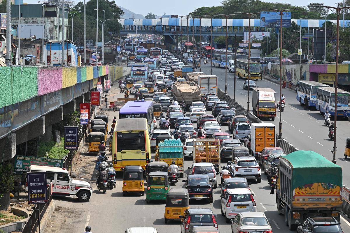 तांबरम में जीएसटी रोड पर यातायात की भीड़
