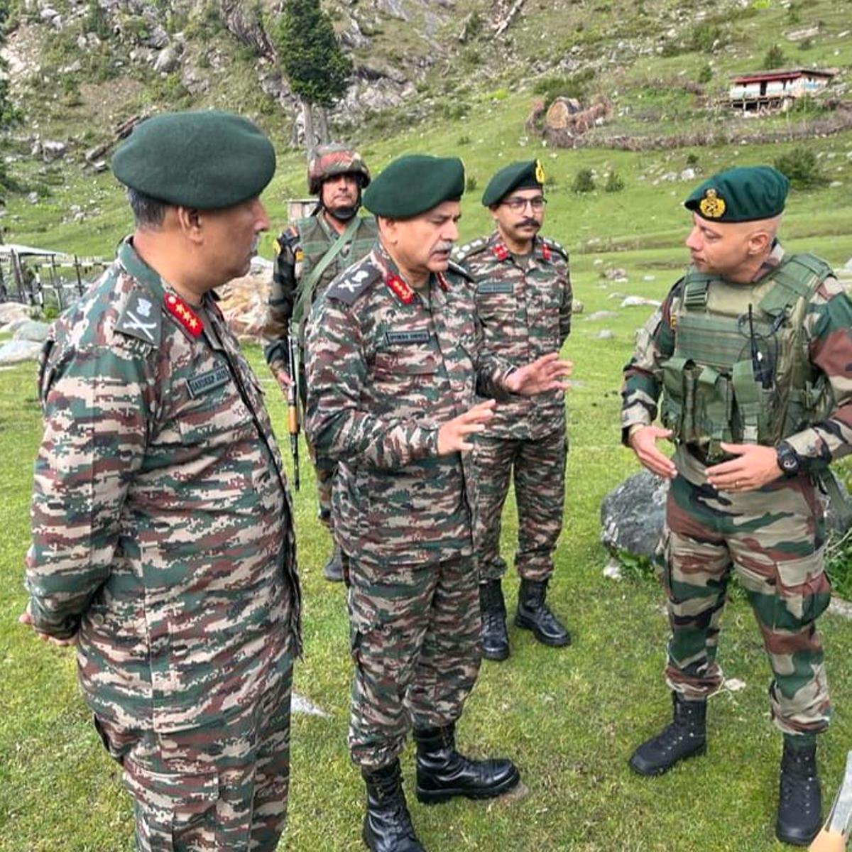 Amid an exchange of fire, Northern Army Commander visits encounter site ...