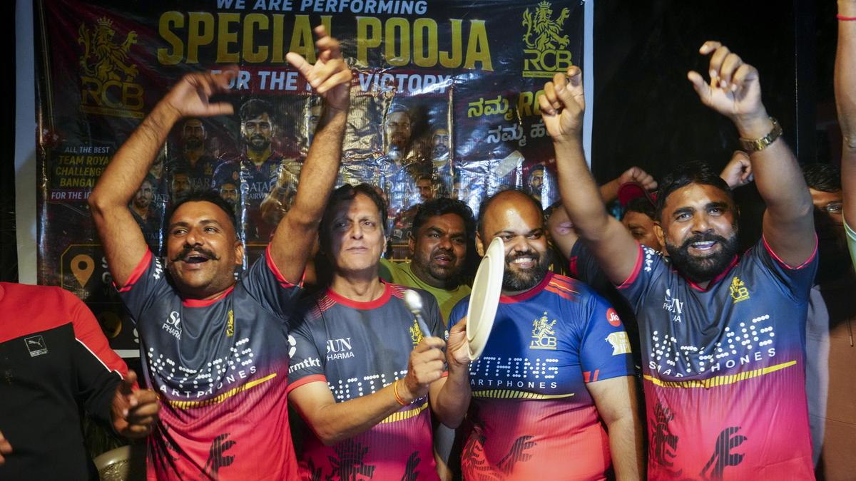 With departed souls in mind, fans in Bengaluru celebrate another IPL win in the ‘right spirit’