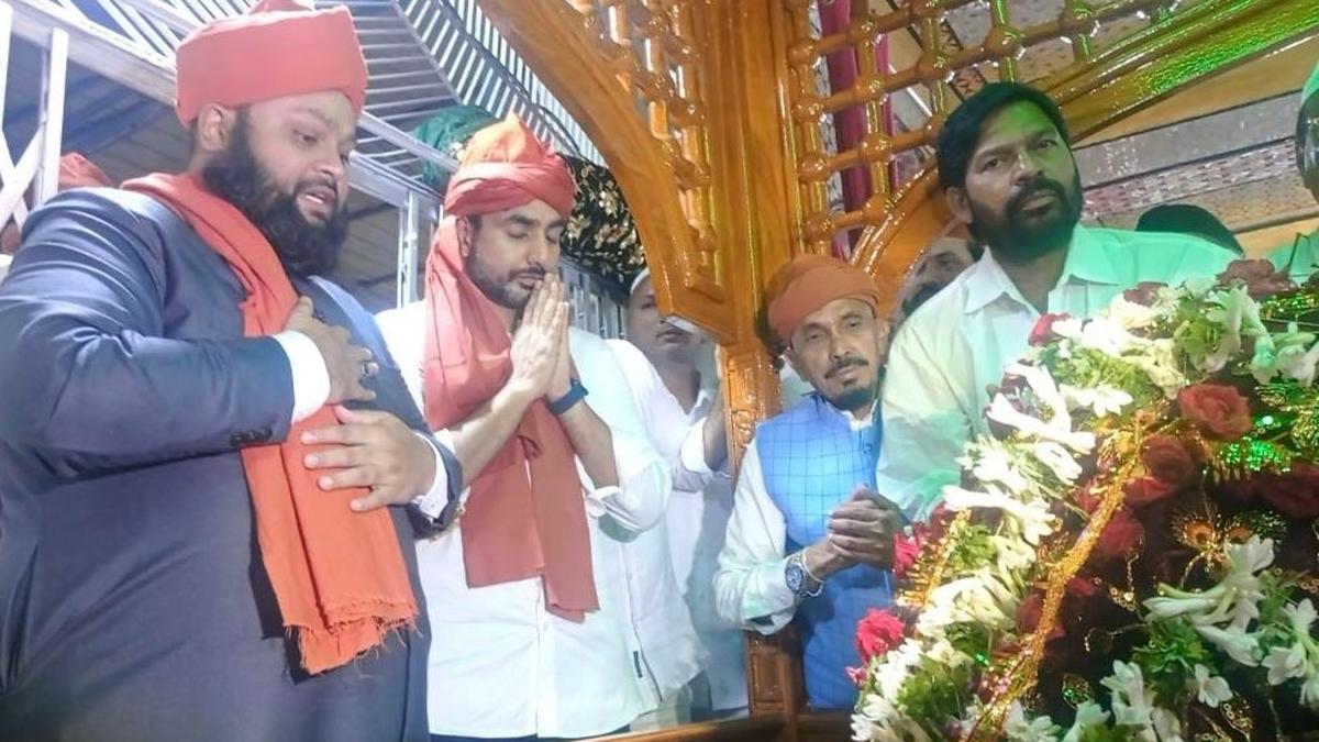 Lokesh seeks ‘divine blessings’ ahead of Yuvagalam