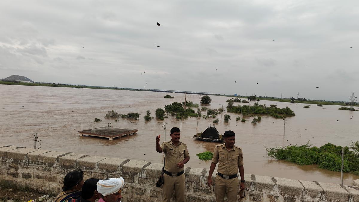 Despite respite from rain, Krishna and Bhima flowing with high quantum of water
