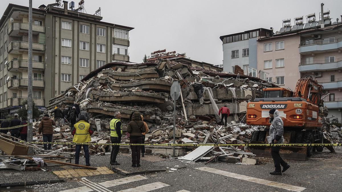 Turkey, Syria search for survivors as quake death surpasses 5,000