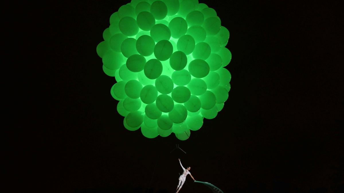 Guntur, spectral lines, and the discovery of helium