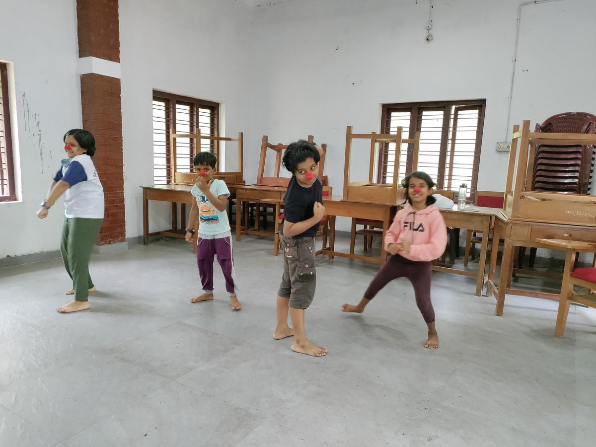 Children at Ajithlal Sivalal’s workshop