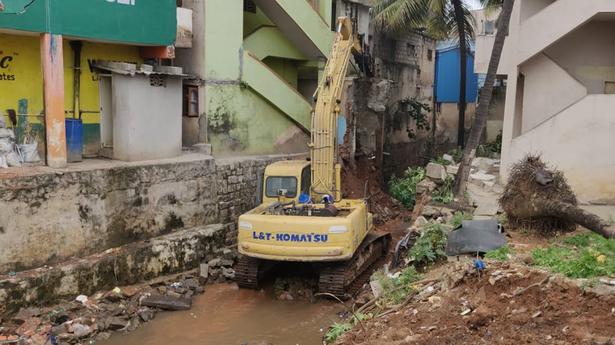 BBMP stops anti-encroachment drive in Mahadevapura; starts resurvey