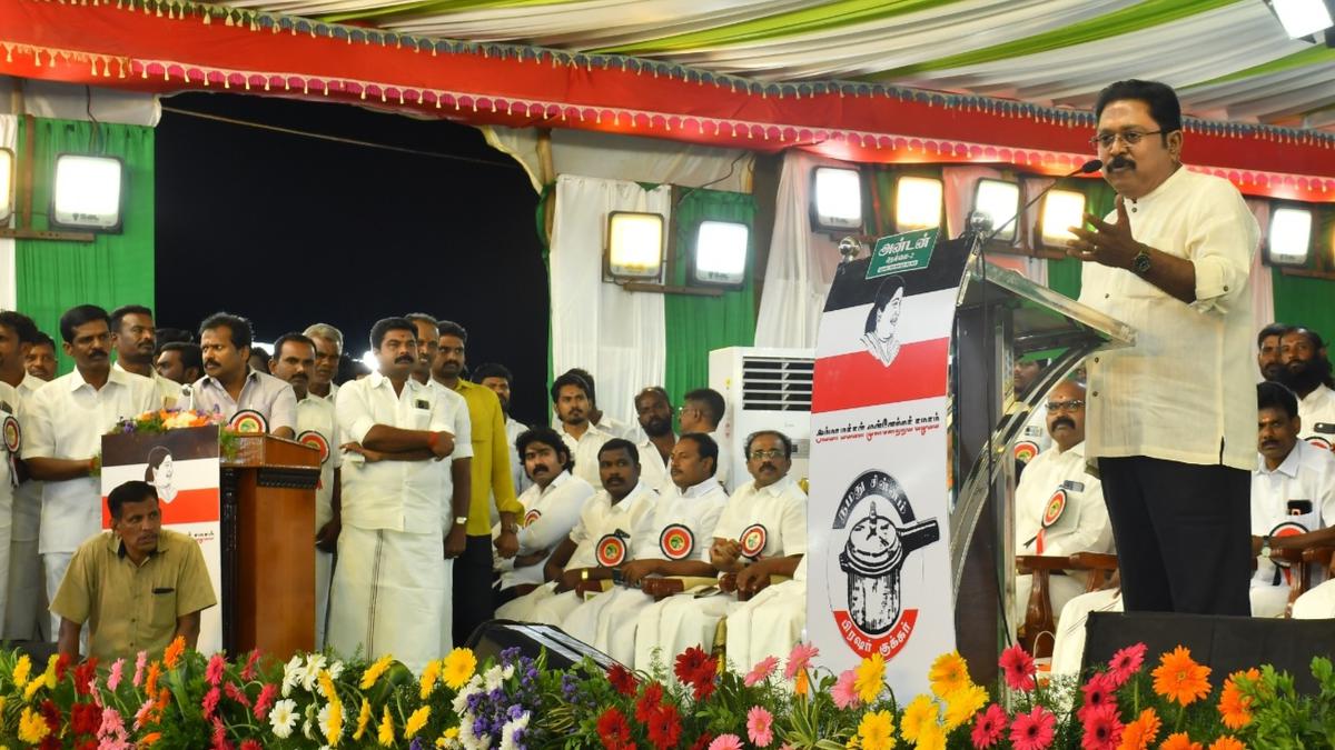 Punish ‘anti-people’ DMK, ‘betrayer’ EPS in LS polls, says T.T.V. Dhinakaran