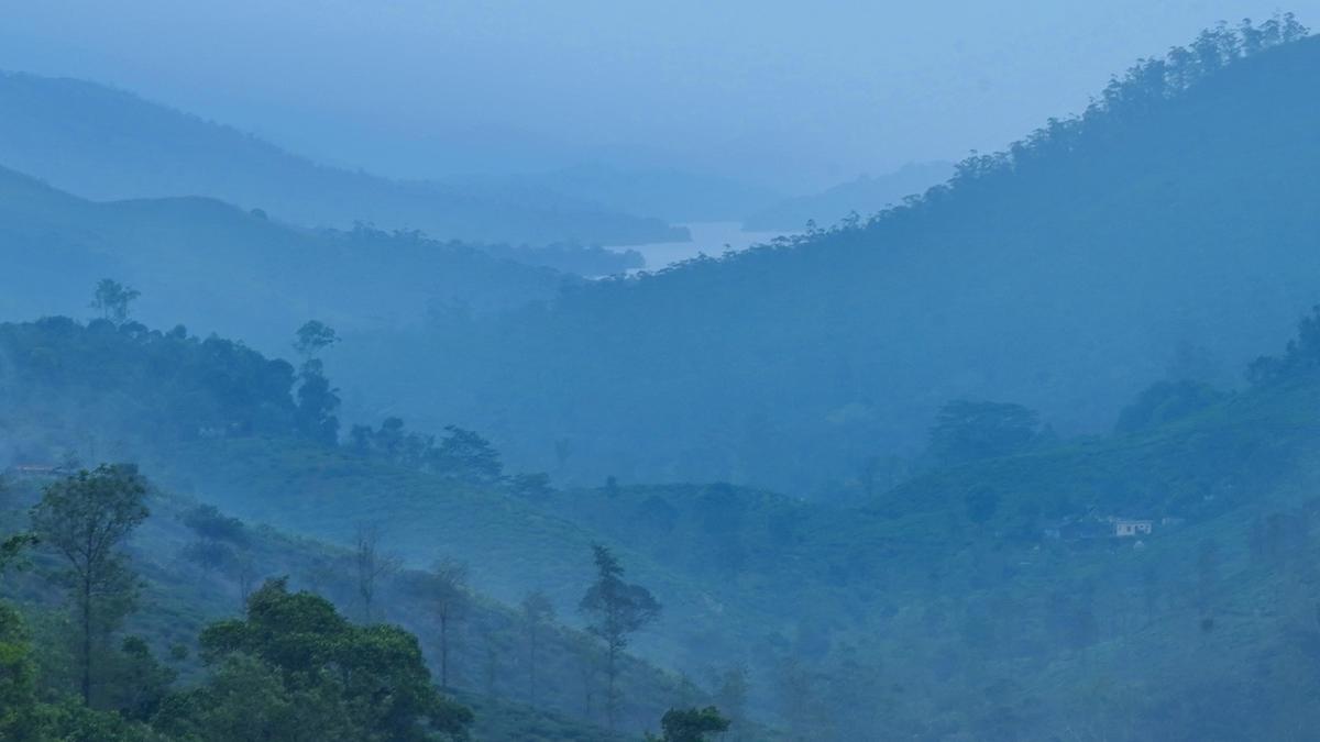 With water level rising, Mullaperiyar dam shutters to be opened on Tuesday