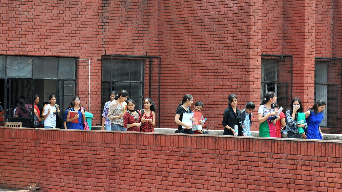 AAP students’ wing demands probe into Gargi College clash