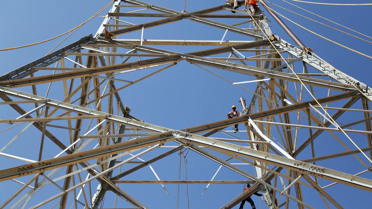 Nepal starts exporting energy to Bangladesh with Indian grid support