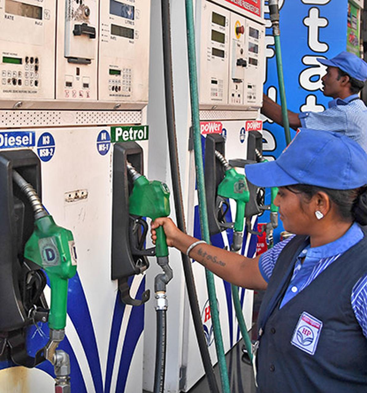 HPCL posts ₹2,475.7 crore net loss in Q2