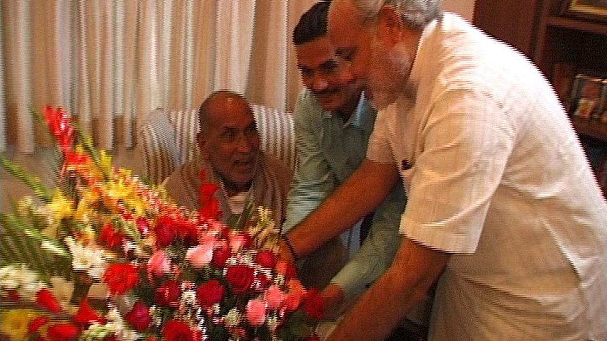 Prime Minister, Vice-President pay tribute to Chandra Shekhar on birth anniversary