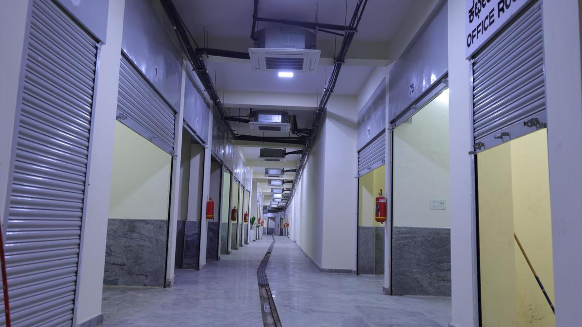 Vijayanagar palike bazaar shops to be allotted through e-auction