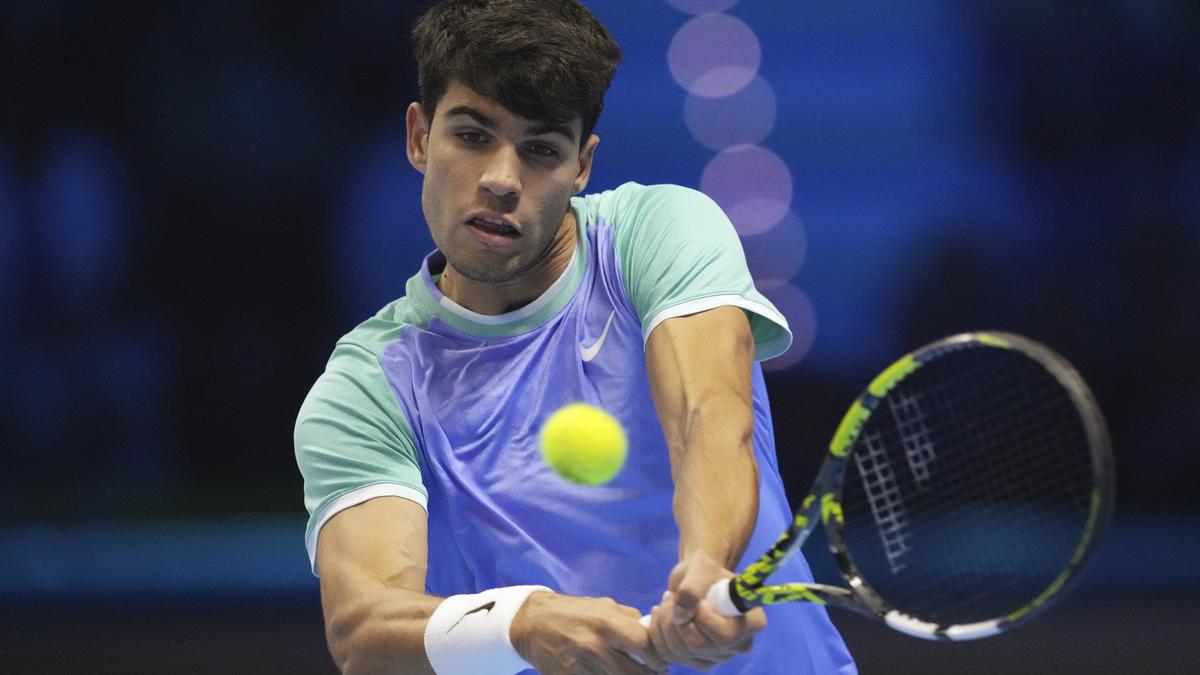 Alcaraz given Ruud awakening with defeat in ATP Finals opener