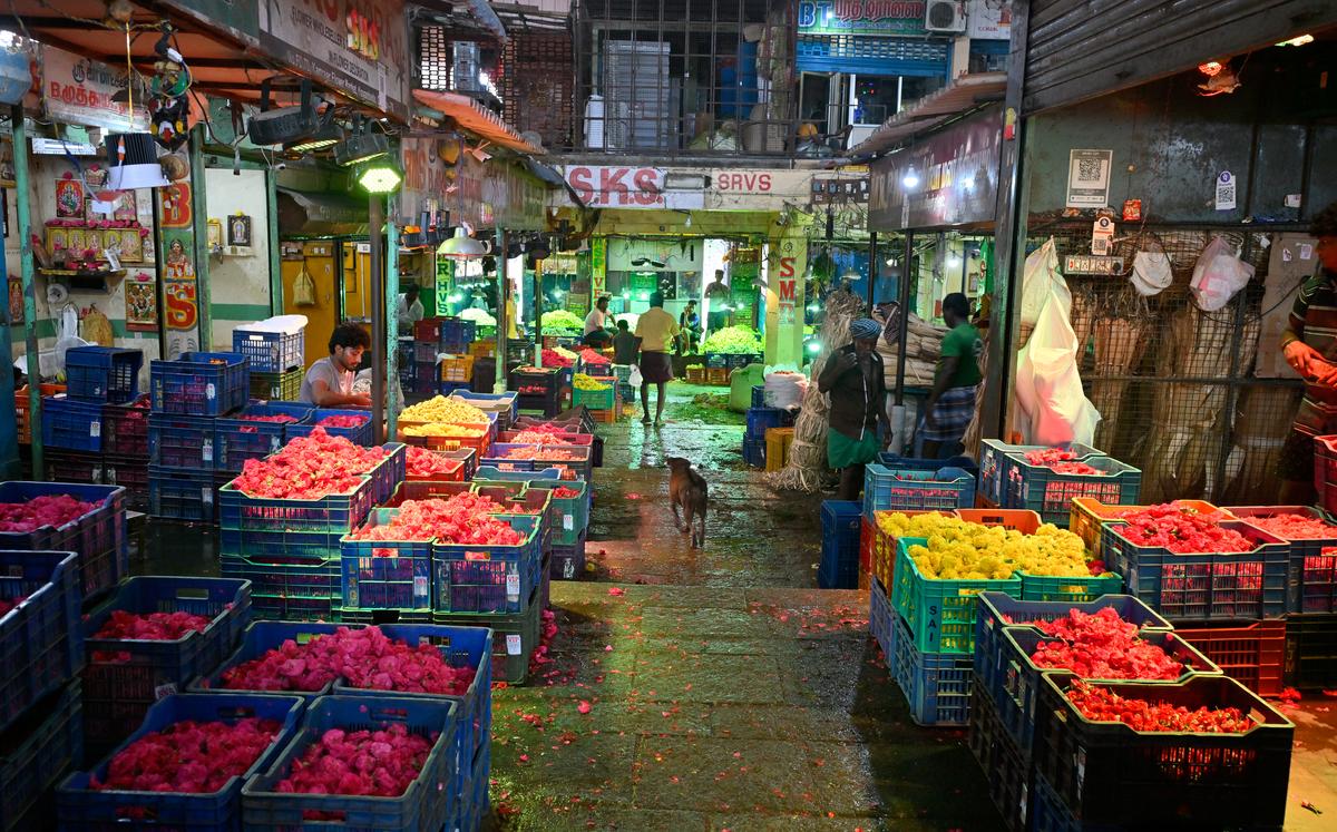 Shops at the Koyambedu flower market Shops at the Koyambedu flower market